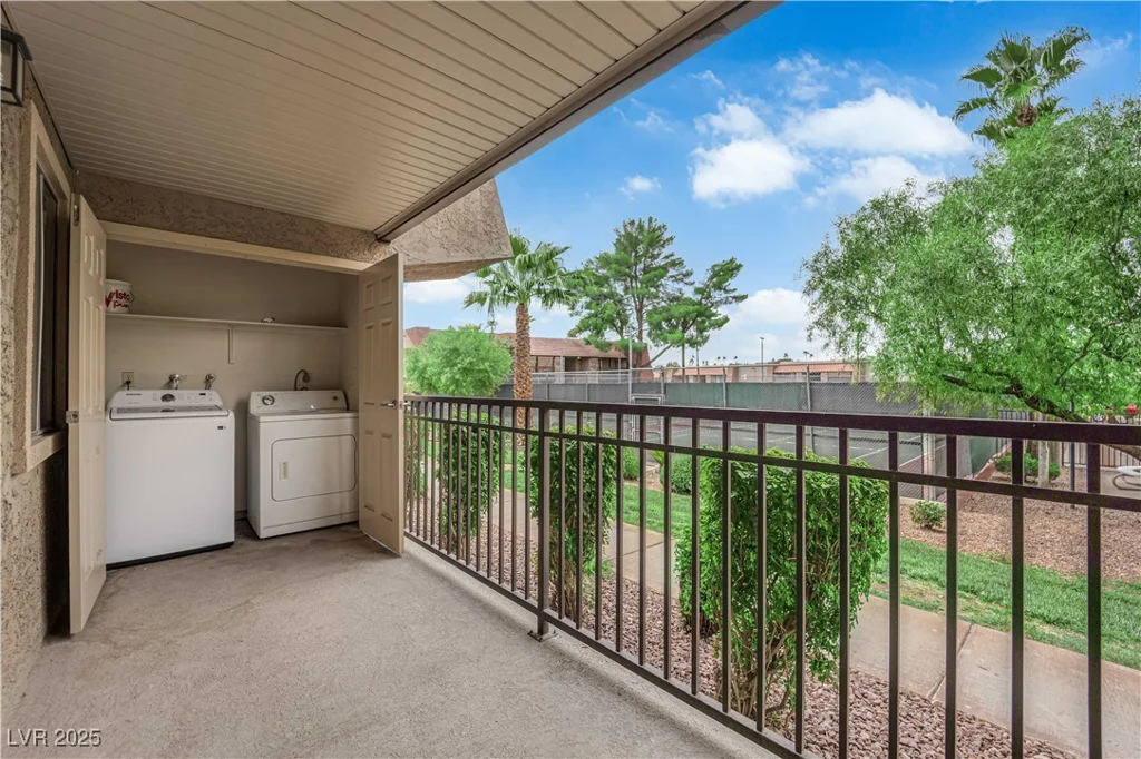 5163 Indian River, Las Vegas, NV 89103
