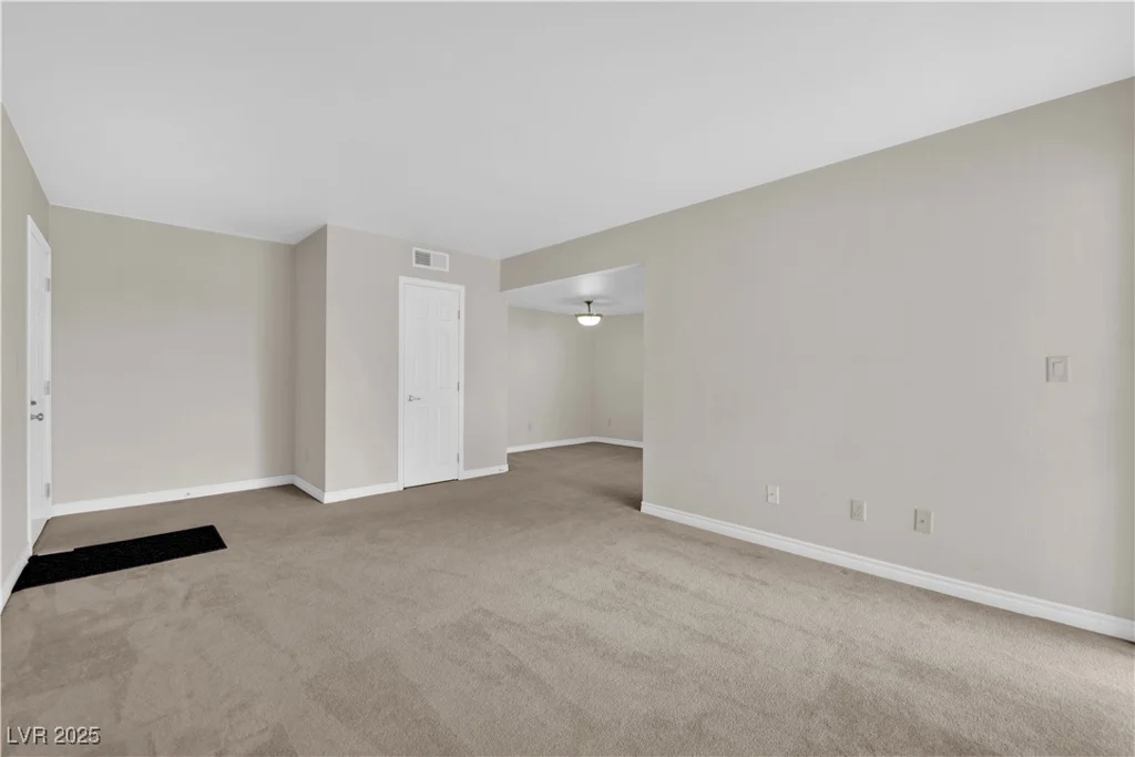 5163 Indian River, Las Vegas, NV 89103