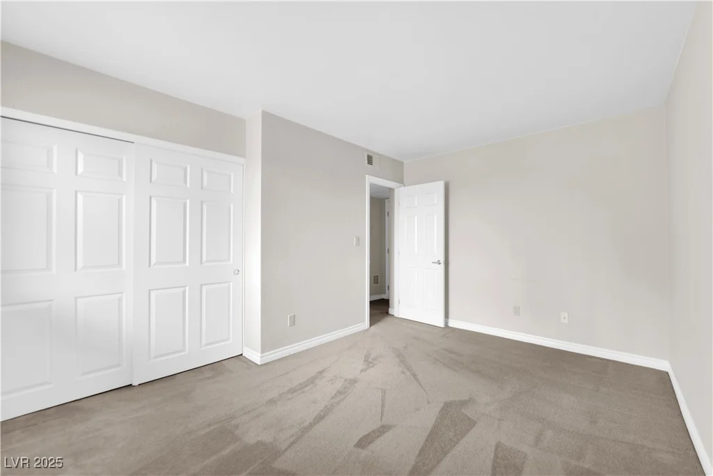 5163 Indian River, Las Vegas, NV 89103
