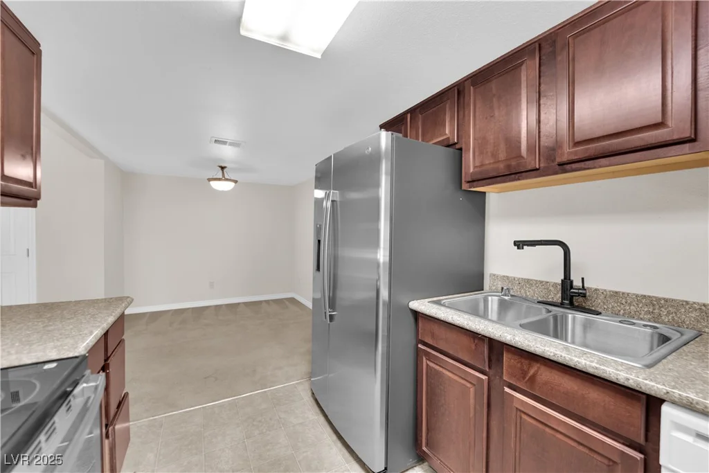 5163 Indian River, Las Vegas, NV 89103