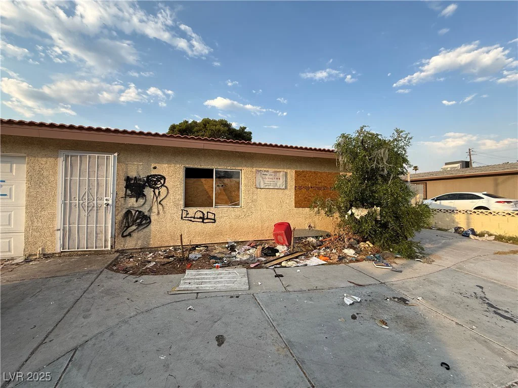4545 Desert Inn, Las Vegas, NV 89102