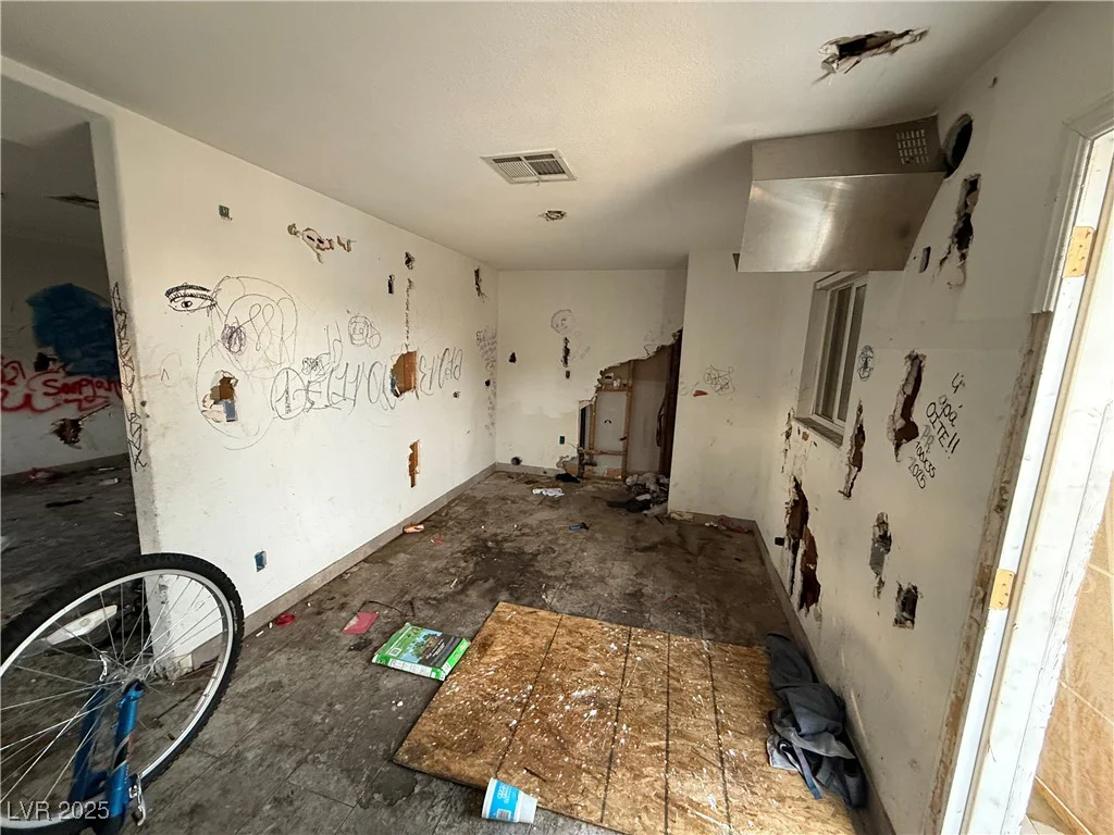 4545 Desert Inn, Las Vegas, NV 89102