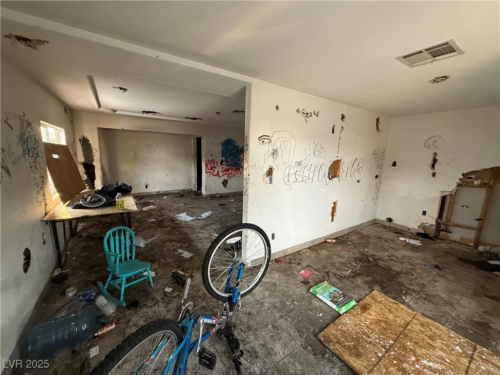 4545 Desert Inn, Las Vegas, NV 89102