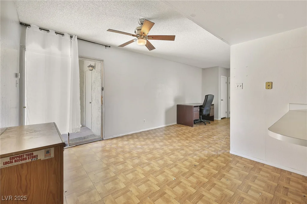 3365 Knollwood, Las Vegas, NV 89121