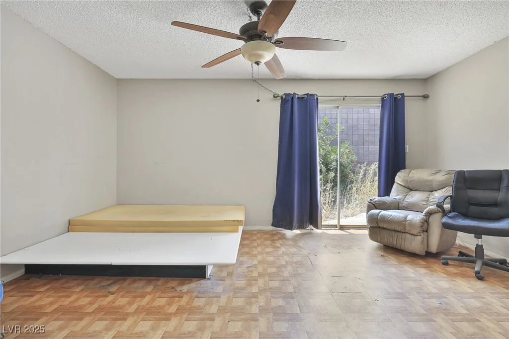 3365 Knollwood, Las Vegas, NV 89121