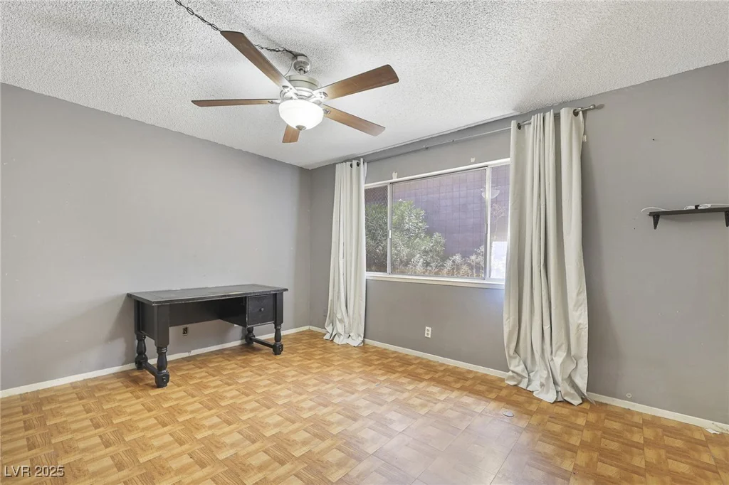 3365 Knollwood, Las Vegas, NV 89121