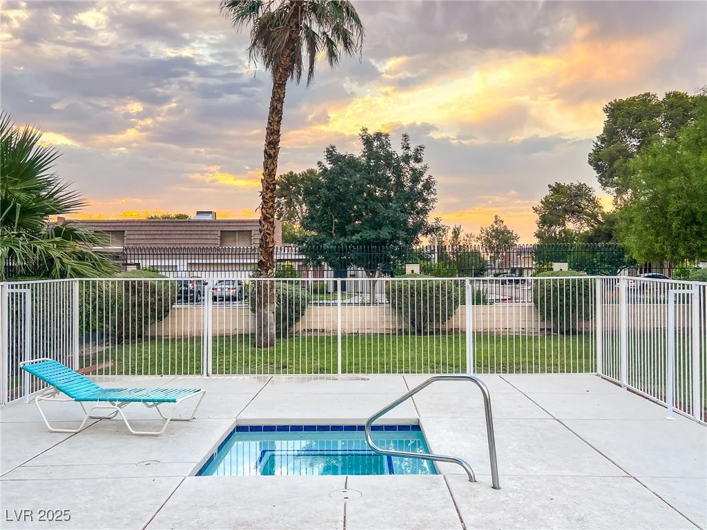 3365 Knollwood, Las Vegas, NV 89121