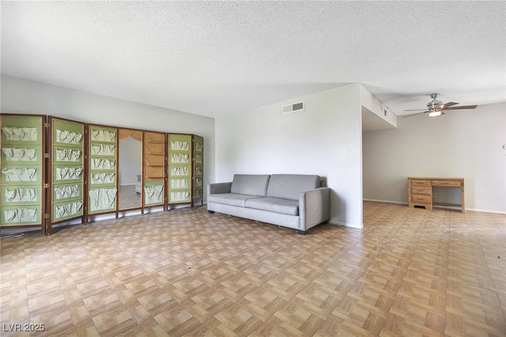 3365 Knollwood, Las Vegas, NV 89121