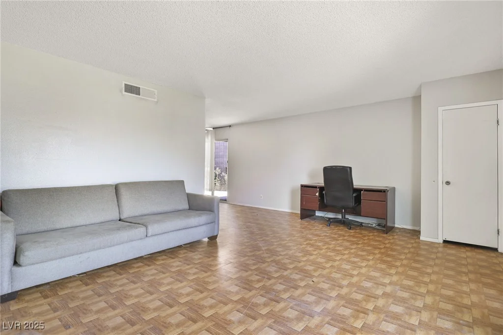 3365 Knollwood, Las Vegas, NV 89121