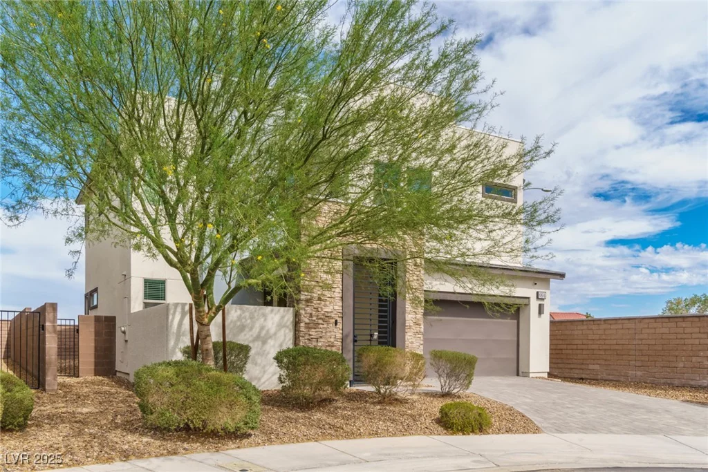 6804 Boulder Canyon, North Las Vegas, NV 89084