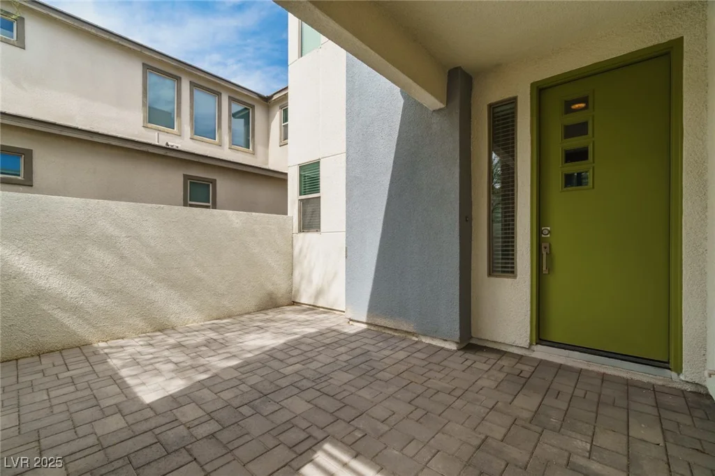 6804 Boulder Canyon, North Las Vegas, NV 89084
