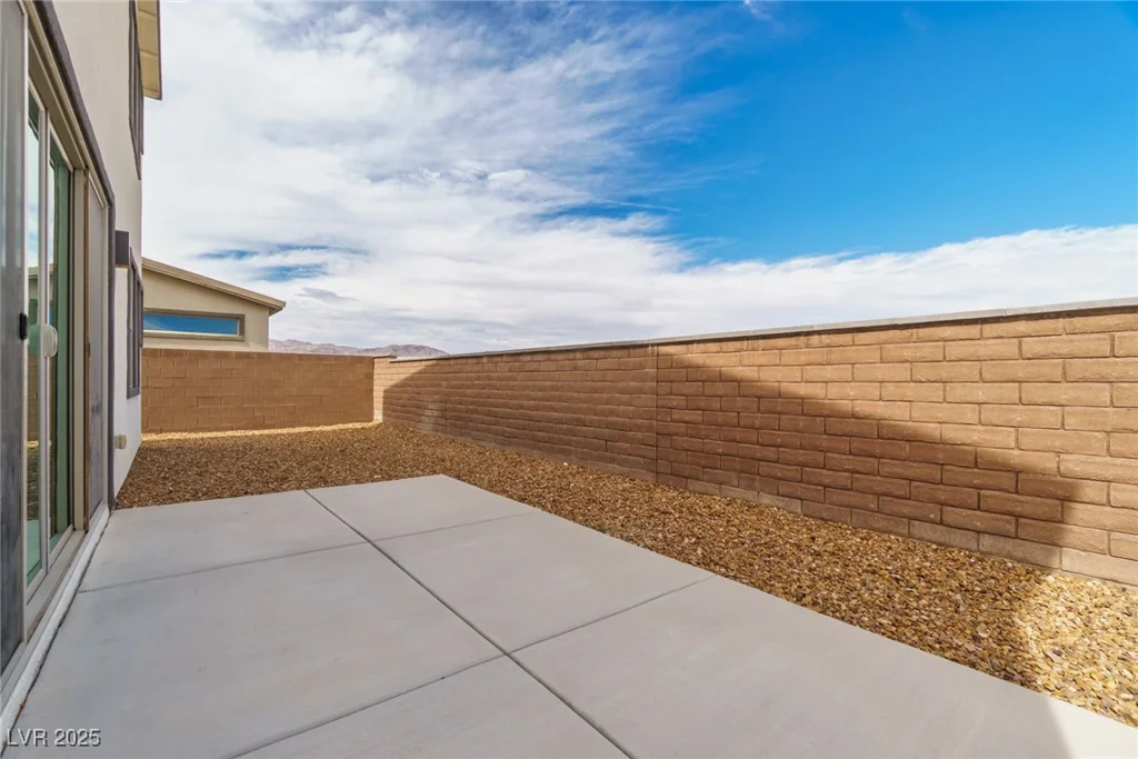 6804 Boulder Canyon, North Las Vegas, NV 89084