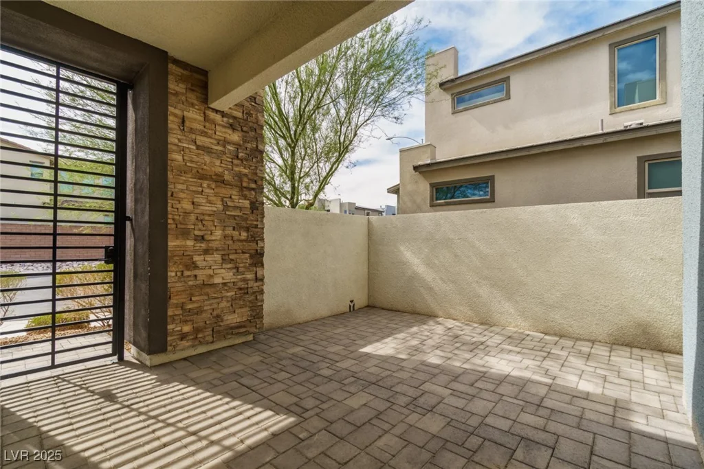 6804 Boulder Canyon, North Las Vegas, NV 89084