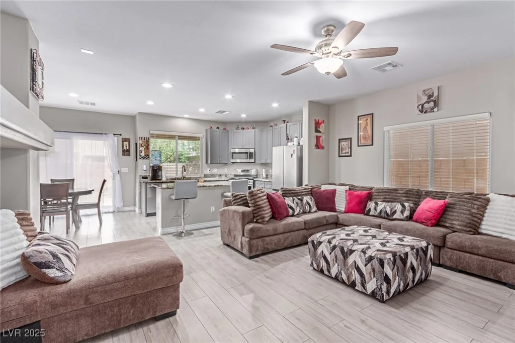 220 Sharp Edge, North Las Vegas, NV 89031