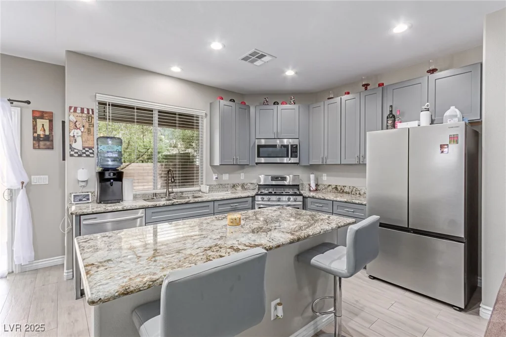 220 Sharp Edge, North Las Vegas, NV 89031