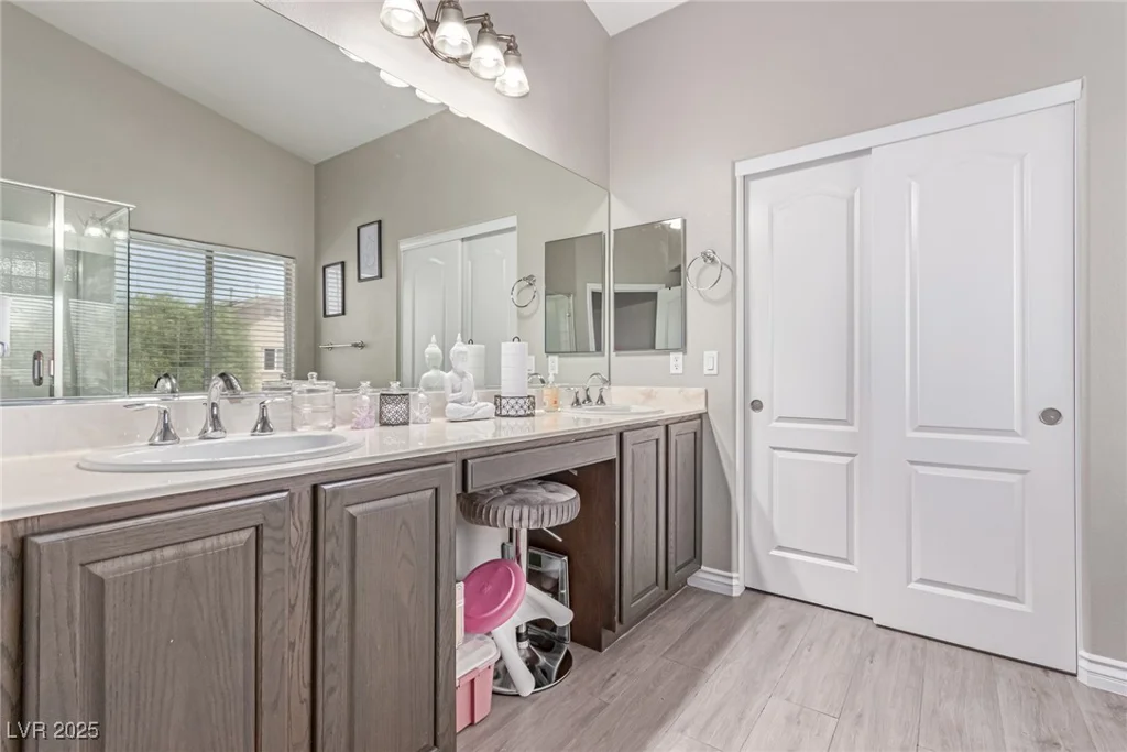 220 Sharp Edge, North Las Vegas, NV 89031