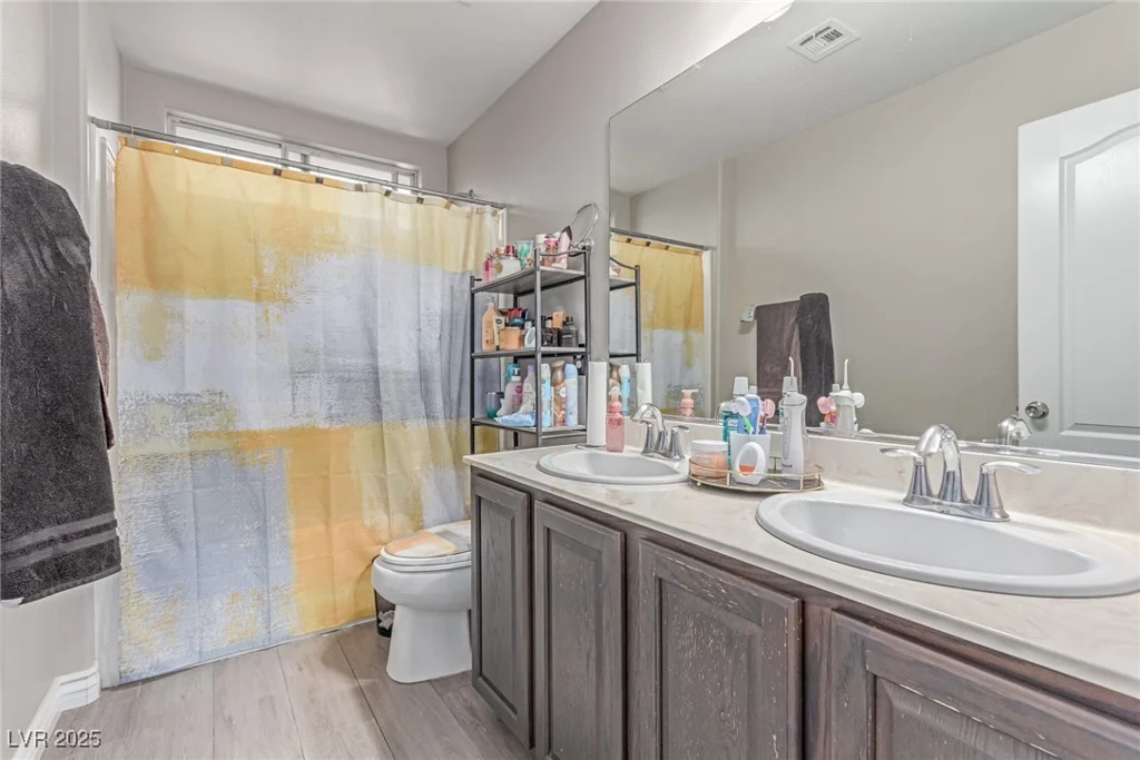 220 Sharp Edge, North Las Vegas, NV 89031