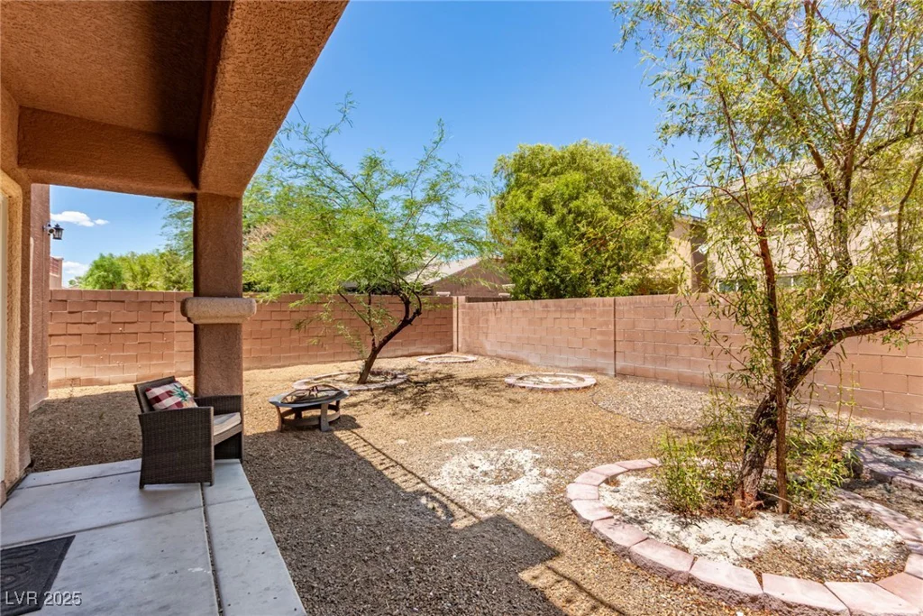 220 Sharp Edge, North Las Vegas, NV 89031