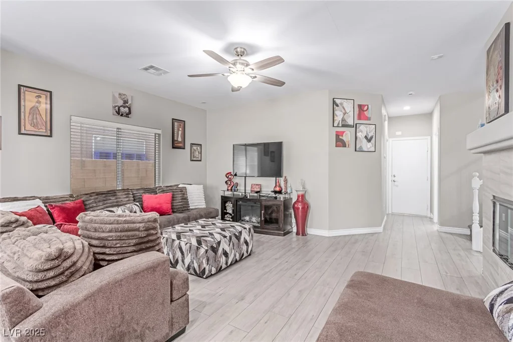 220 Sharp Edge, North Las Vegas, NV 89031