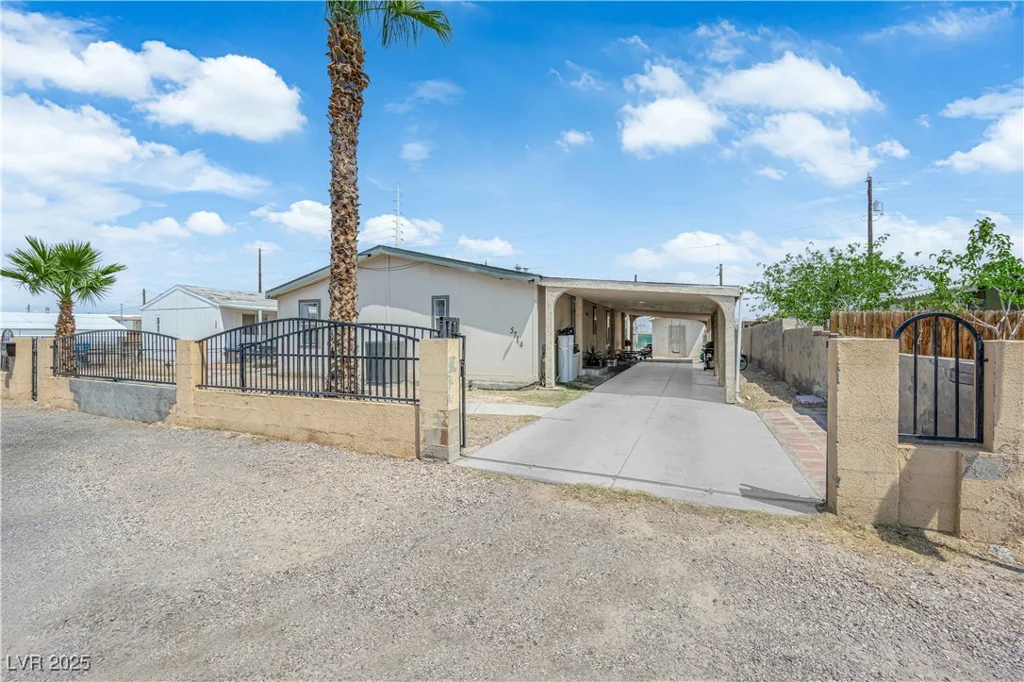5714 Carey, Las Vegas, NV 89156