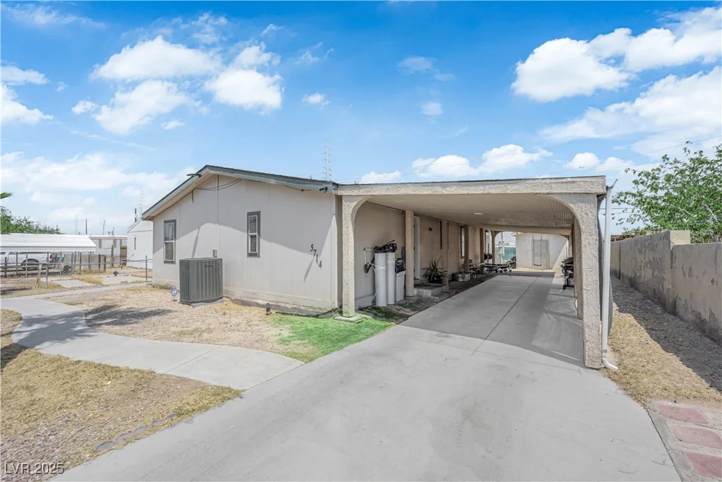 5714 Carey, Las Vegas, NV 89156