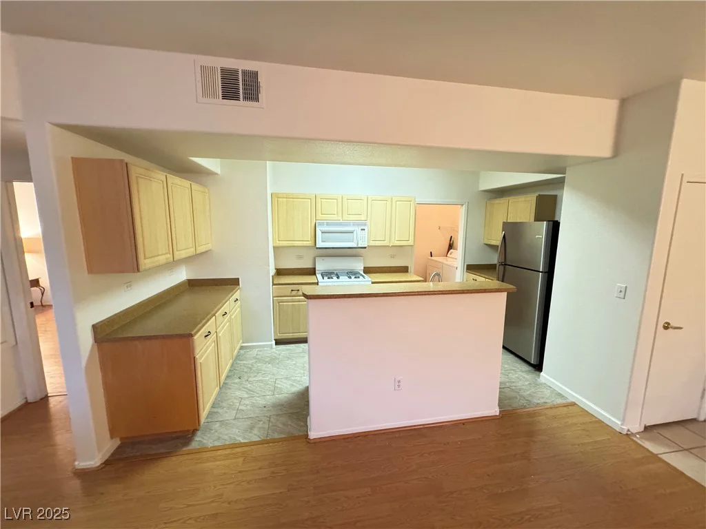 8250 Grand Canyon, Las Vegas, NV 89166