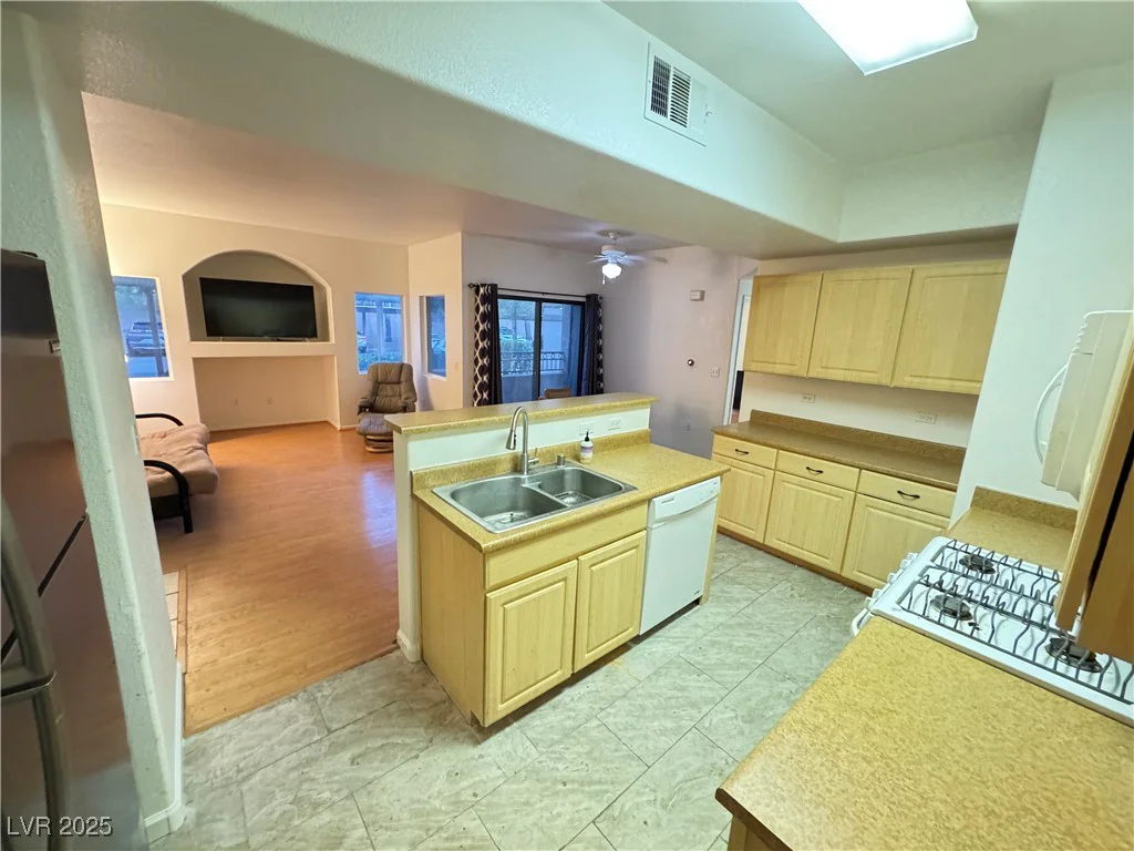 8250 Grand Canyon, Las Vegas, NV 89166