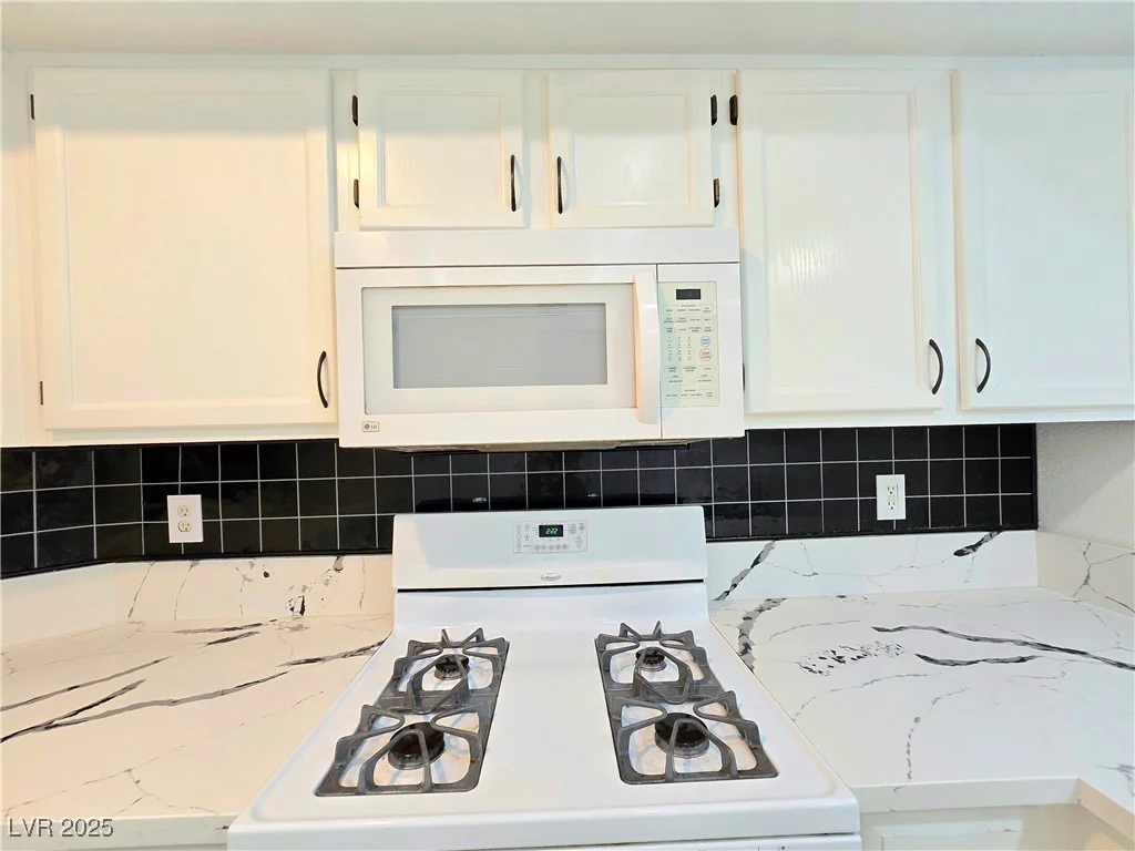 7950 Flamingo, Las Vegas, NV 89147