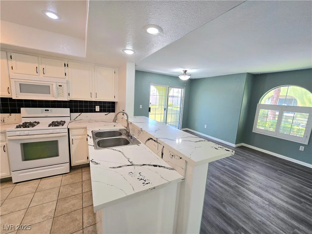 7950 Flamingo, Las Vegas, NV 89147