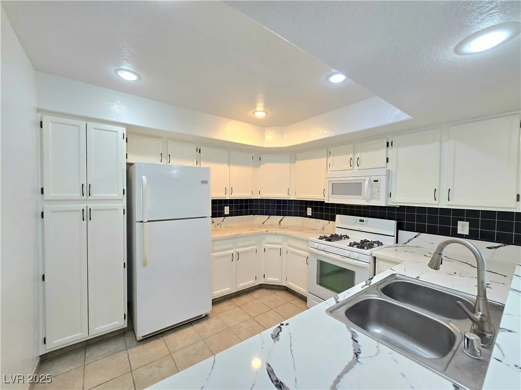 7950 Flamingo, Las Vegas, NV 89147