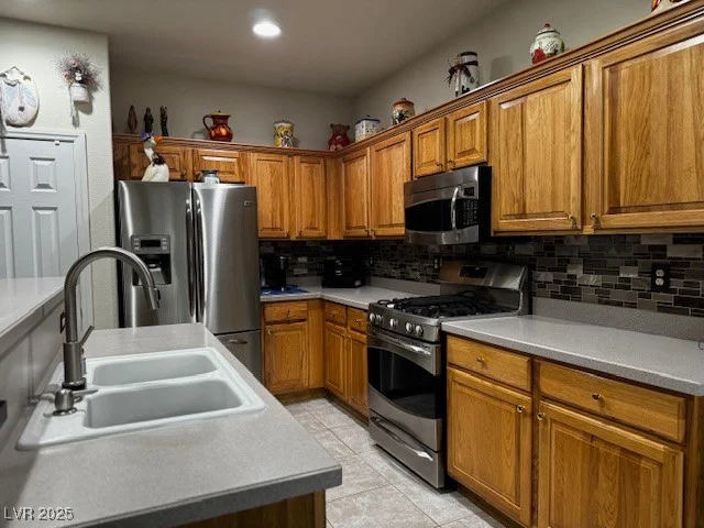 2699 Thornview, Las Vegas, NV 89135