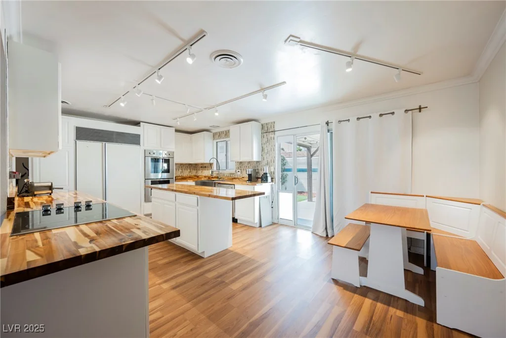 4420 Thompson, Las Vegas, NV 89107