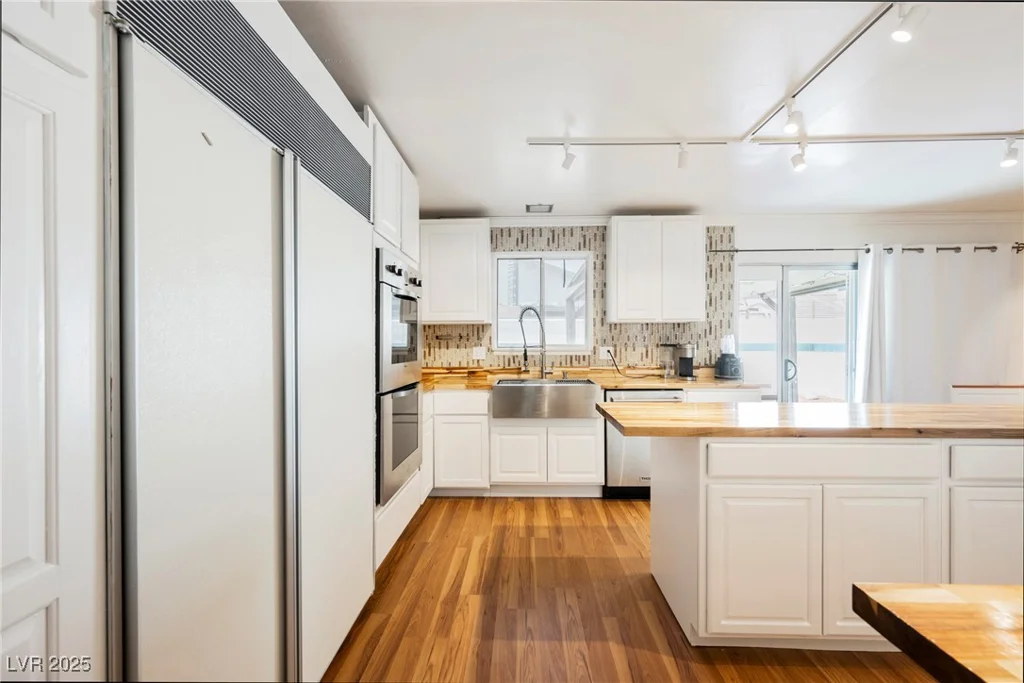 4420 Thompson, Las Vegas, NV 89107