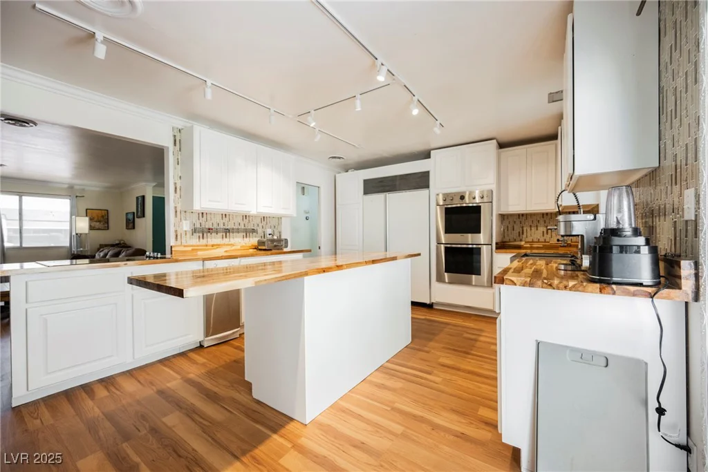 4420 Thompson, Las Vegas, NV 89107