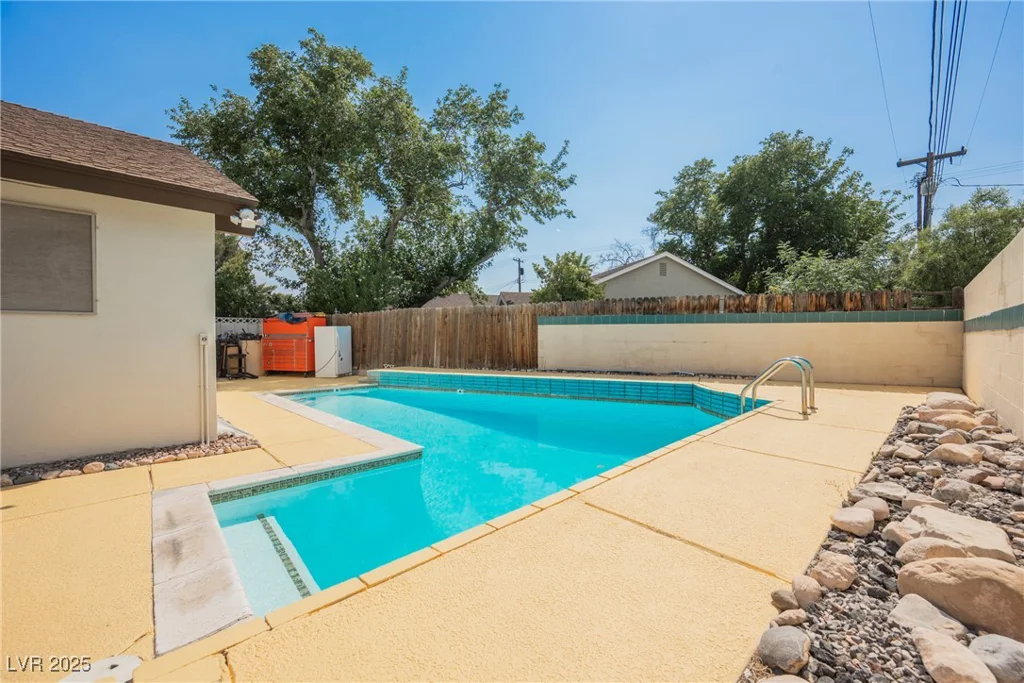 4420 Thompson, Las Vegas, NV 89107