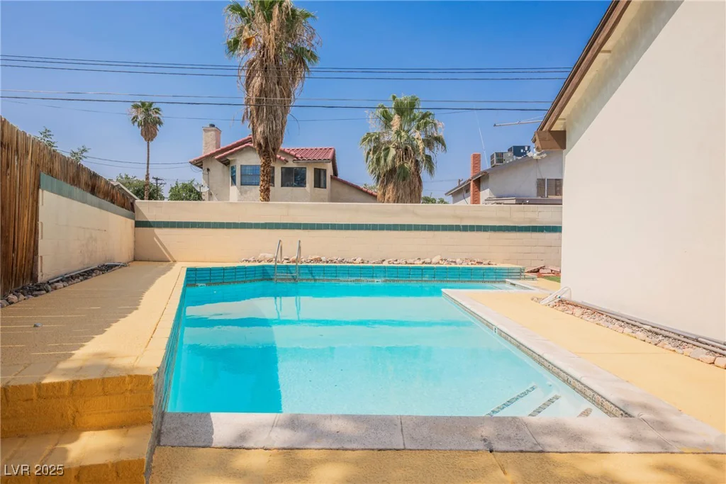 4420 Thompson, Las Vegas, NV 89107
