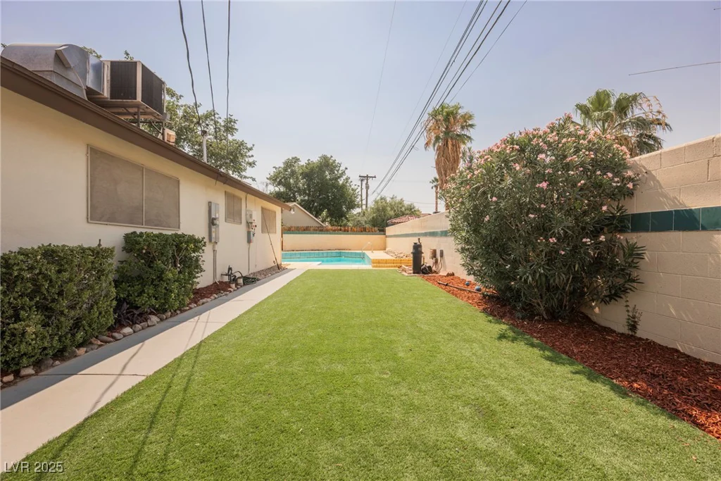 4420 Thompson, Las Vegas, NV 89107