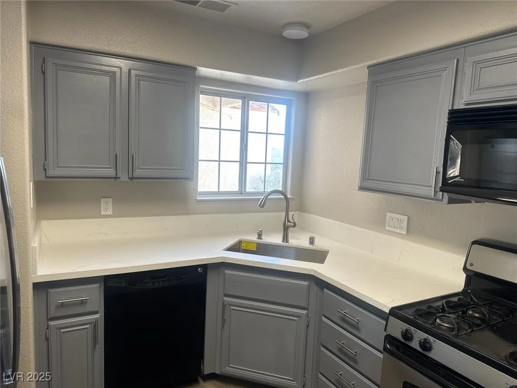 2739 Pinewood, Henderson, NV 89074