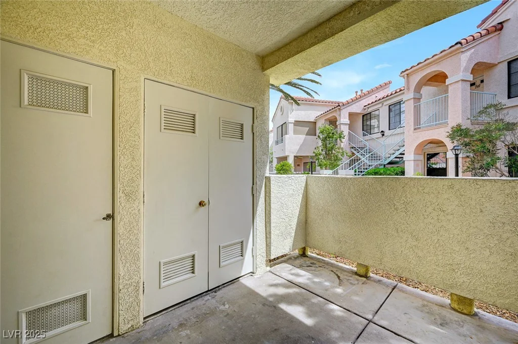 4855 Torrey Pines, Las Vegas, NV 89103