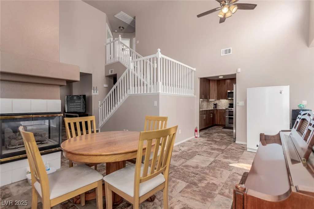 8105 Cimarron Ridge, Las Vegas, NV 89128