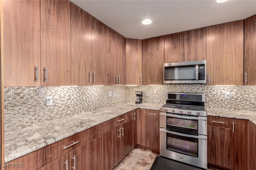 8105 Cimarron Ridge, Las Vegas, NV 89128