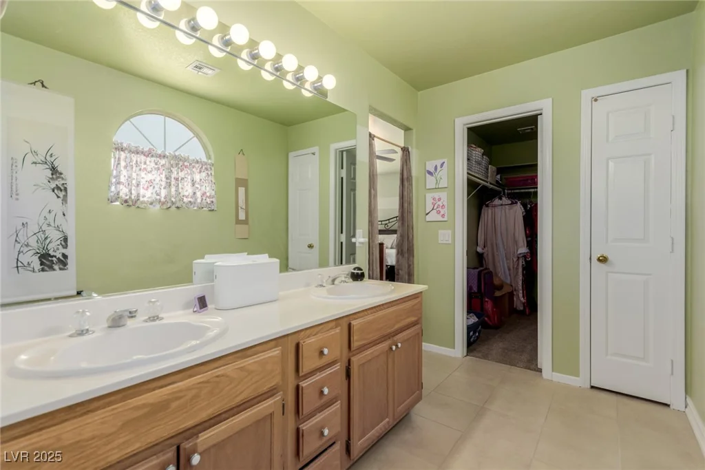 8105 Cimarron Ridge, Las Vegas, NV 89128