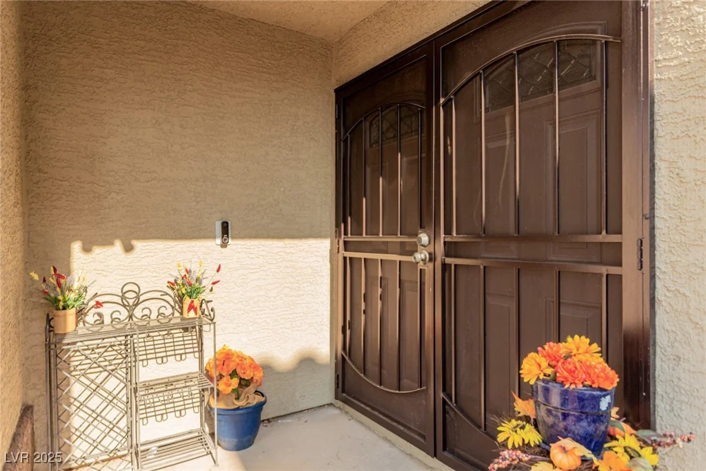 8105 Cimarron Ridge, Las Vegas, NV 89128