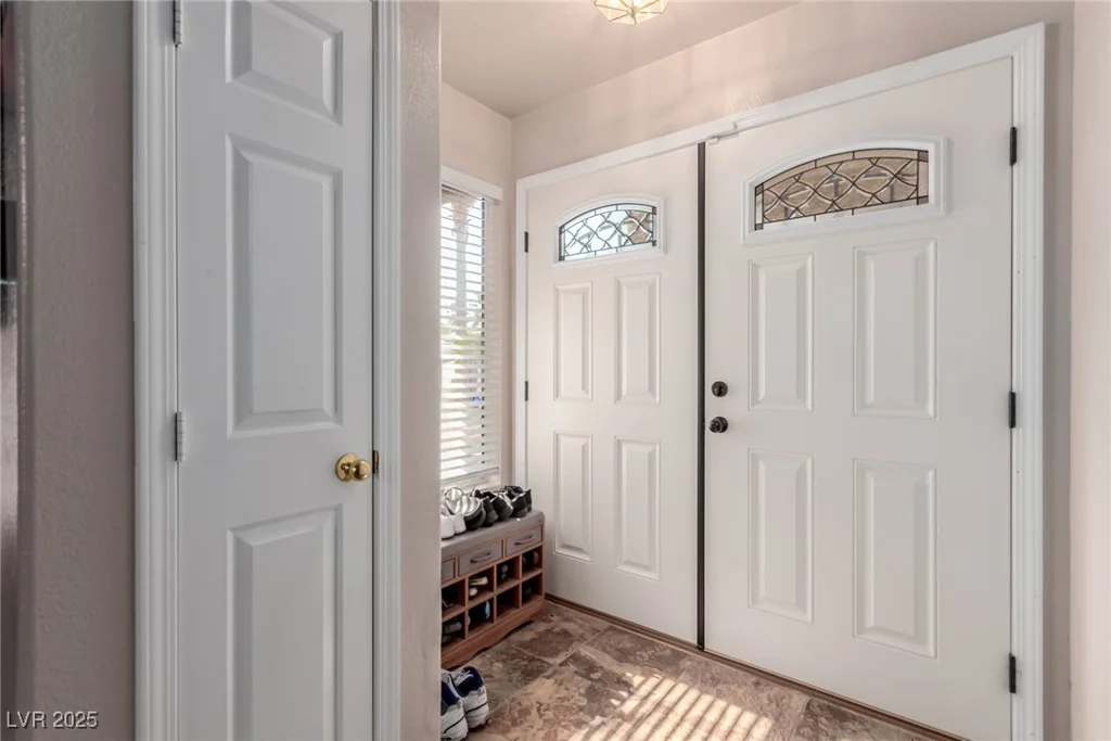 8105 Cimarron Ridge, Las Vegas, NV 89128
