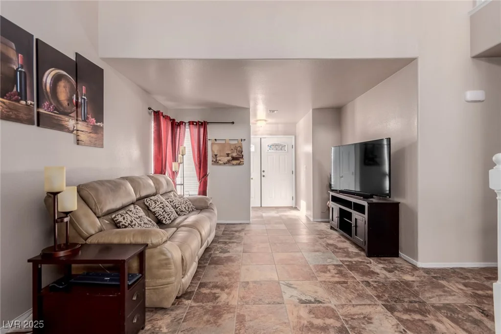 8105 Cimarron Ridge, Las Vegas, NV 89128