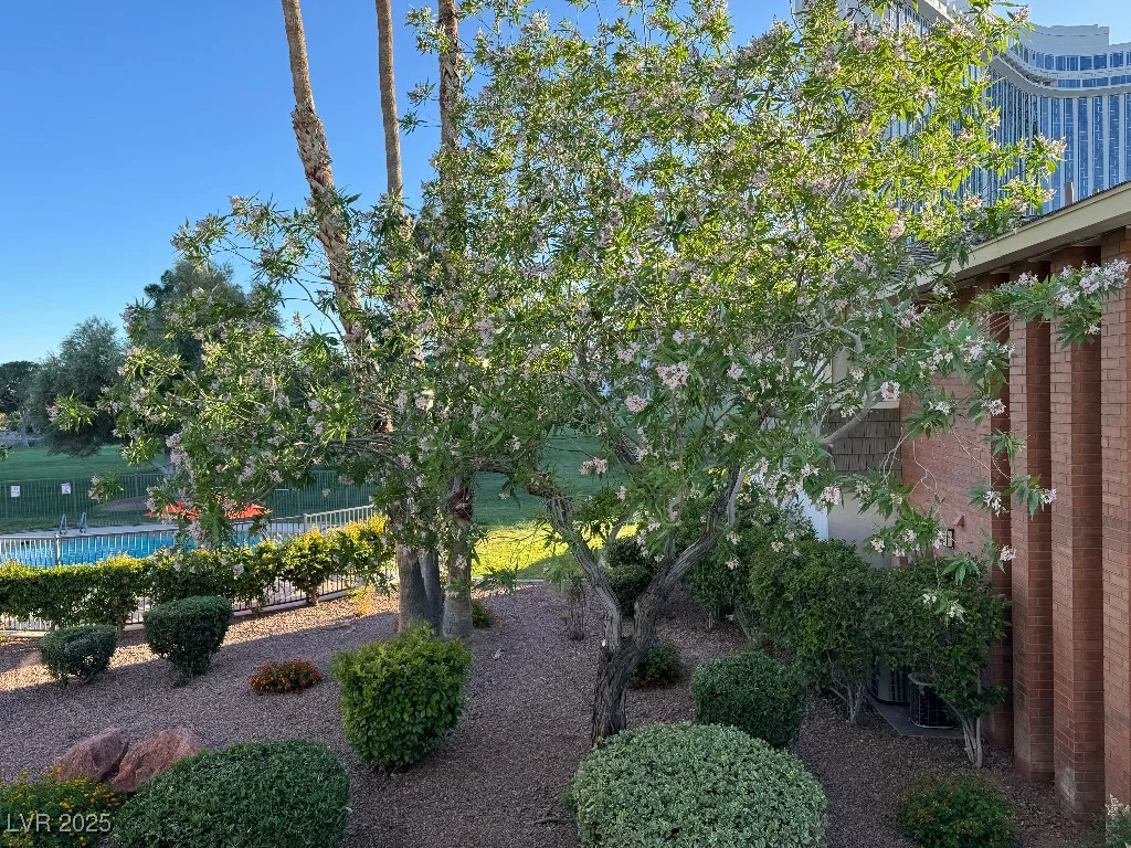 2867 Geary, Las Vegas, NV 89109