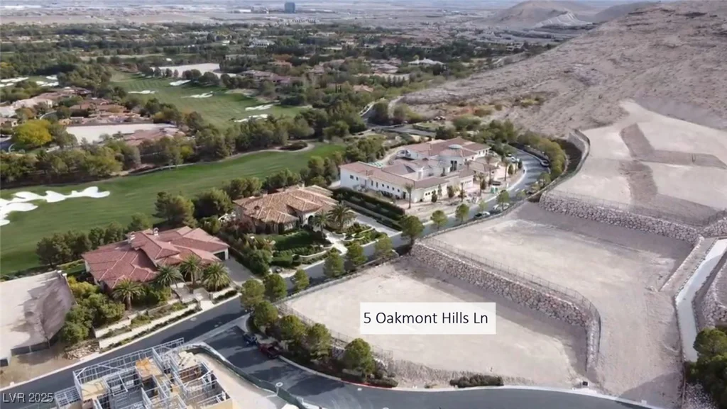 5 Oakmont Hills, Las Vegas, NV 89141