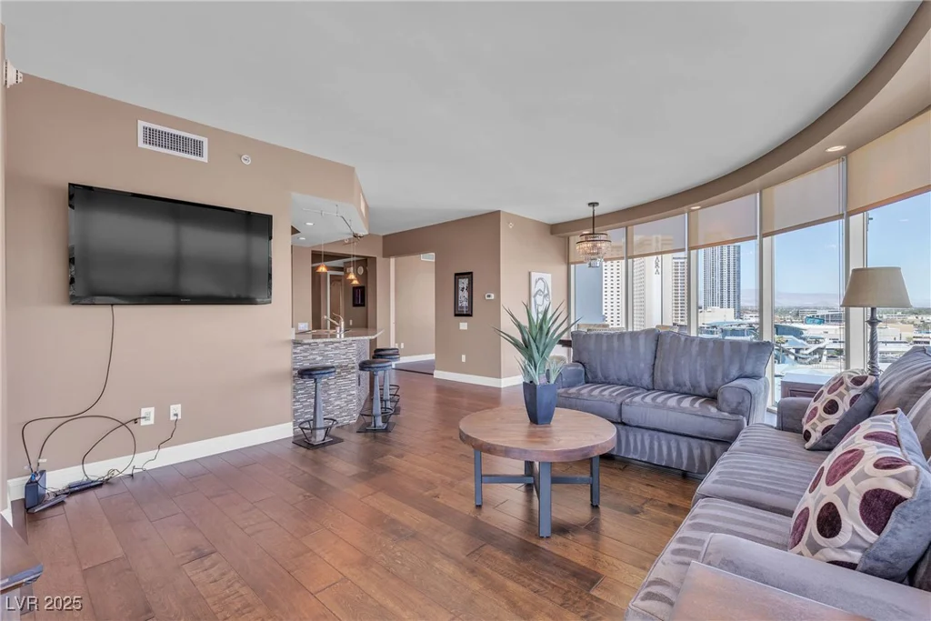 322 Karen, Las Vegas, NV 89109