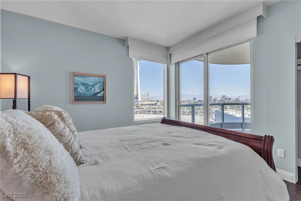 322 Karen, Las Vegas, NV 89109