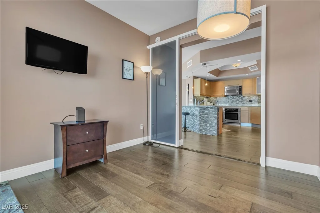 322 Karen, Las Vegas, NV 89109